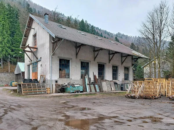ENTREPOT INDUSTRIEL DE 480 M² A REHABILITER