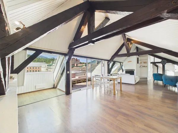 Loft de type 6 - Rare a la vente gros potentiel - Chambery -