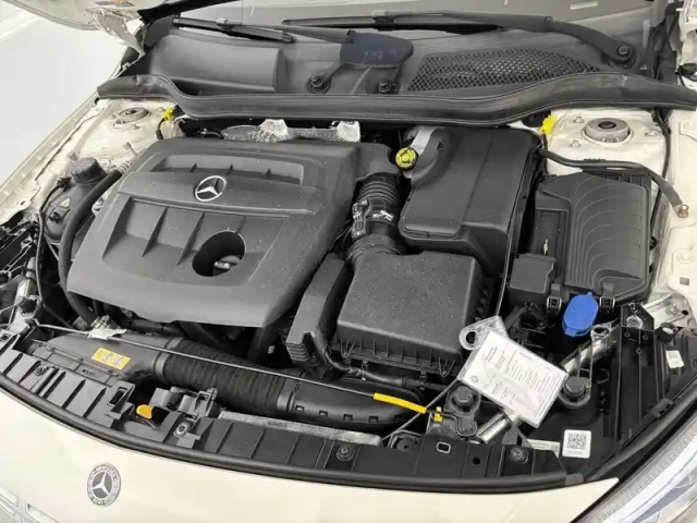 Mercedes Gla 180 d — photo 40