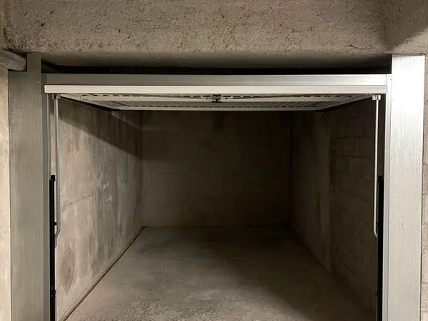 Garage / box fermé - Sous-sol sécurisé