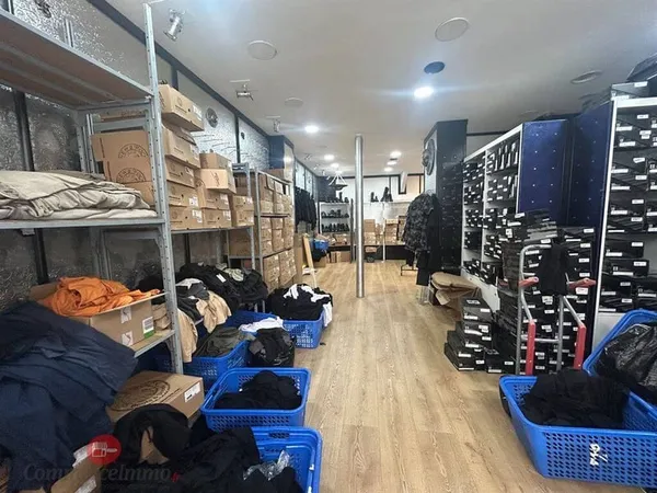 Boutique 2 pièces 75 m²