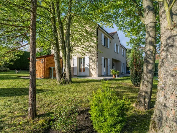 Maison 245m2, 5 chambres, combles aménagés, sous sol total,