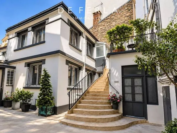 Maison 8 pièces 228 m²