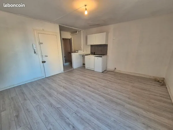 Loue appartement type 2 1e étage esvres centre