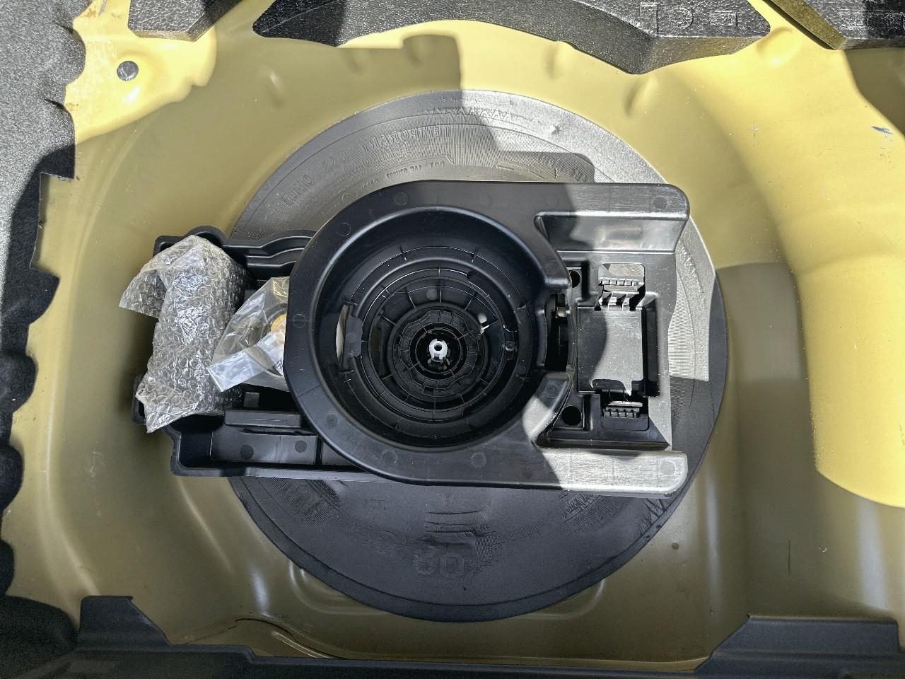 Peugeot 208 1.2 puretech 100ch s&s allure eat8 — photo 13