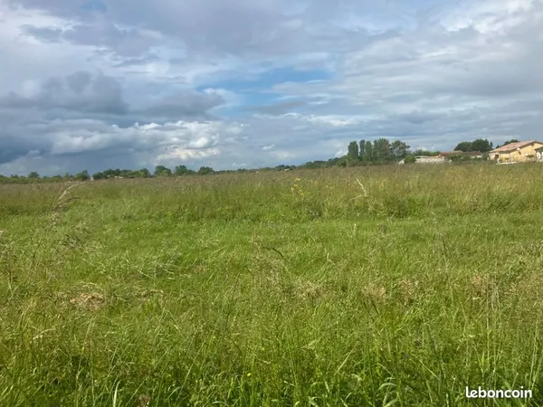 Terrain 1 000 m² La Reole