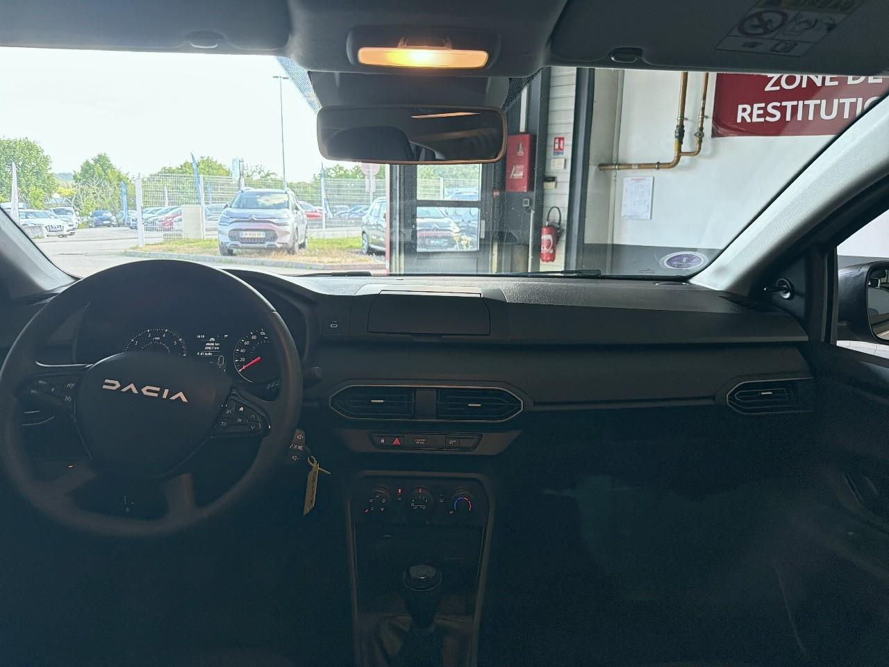 Dacia Sandero sce 65 gsr2 essential — photo 8