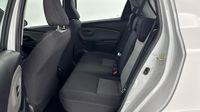 Toyota Yaris 100h France 5p — photo 13