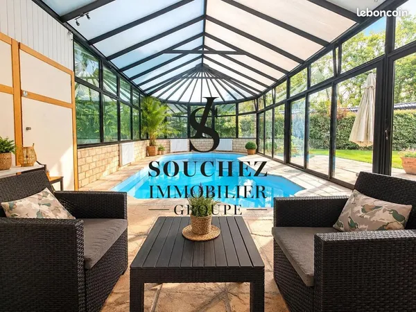Pavillon 7 pièces 254 m²
