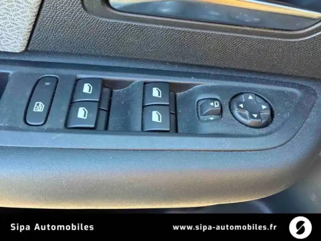 Citroën C4 e- 136 ch automatique — photo 23