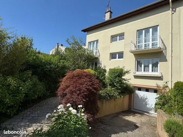 Maison 7 pièces 195 m²