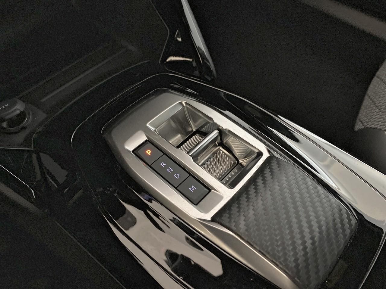 Peugeot 2008 hybrid 145 ch e-dcs6 allure — photo 20