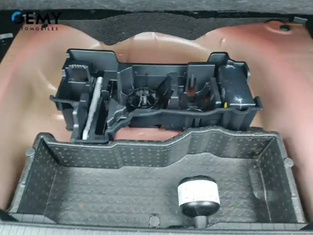 Peugeot 2008 puretech 100 s&amp;s bvm6 — photo 20