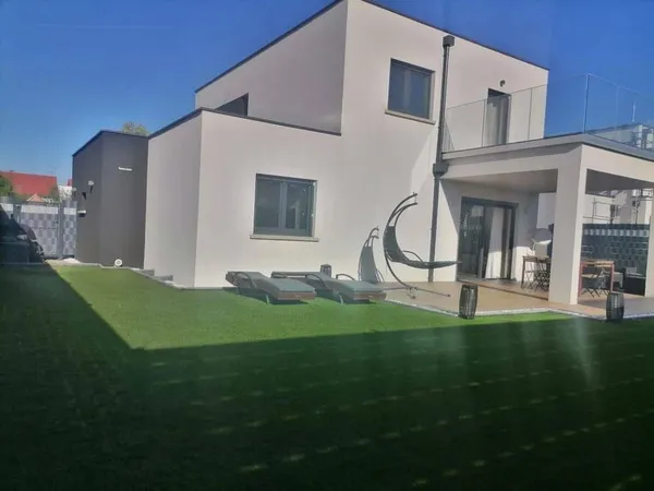 Maison 7 pièces 200 m²
