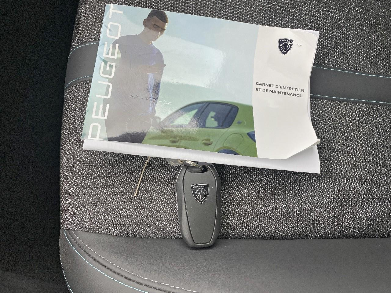 Peugeot 308 hybrid 145 e-dcs6 allure — photo 18