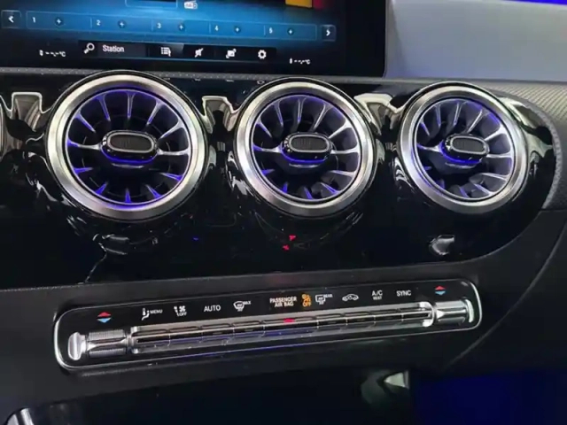 Mercedes Cla 200 d coupé amg line — photo 34