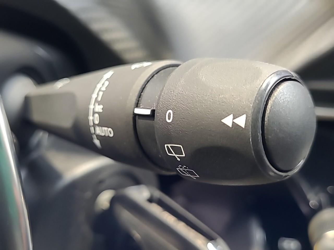 Peugeot 208 hybrid 100 e-dcs6 allure — photo 21