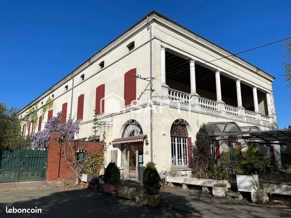 Château 11 pièces 690 m²