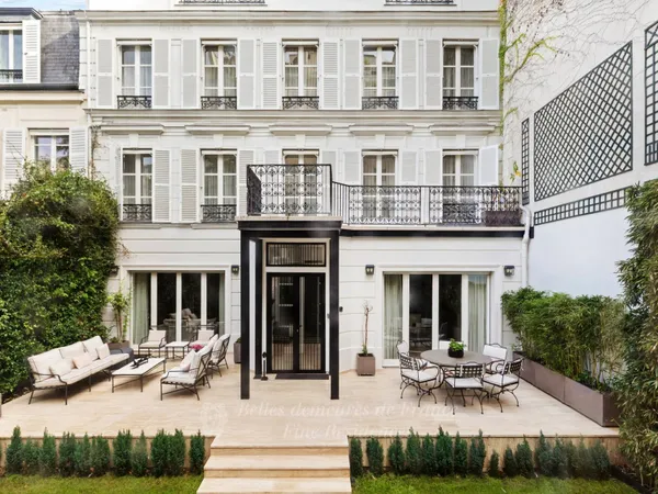 Paris XVIe - Hôtel particulier - voie privée