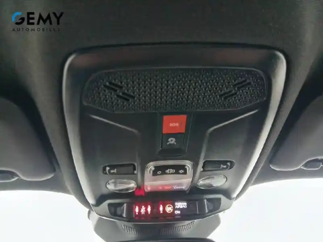 Peugeot 2008 hybrid 145 e-dcs6 — photo 39