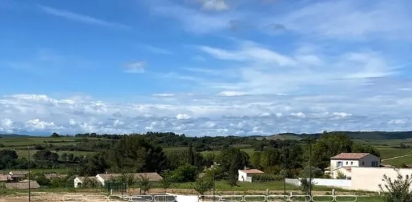 Terrain 700 m²