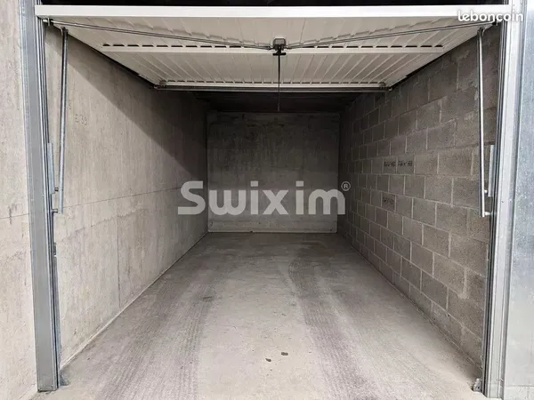 Parking/box 1 pièce 14 m²