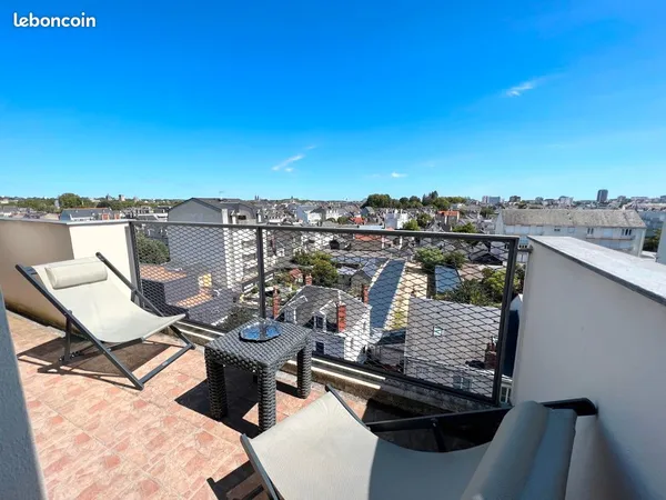 Vend Appartement T5 rénové et lumineux traversant à Tours Rabelais avec terrasses panoramiques, cave