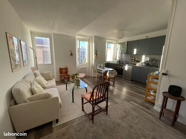 Appartement T4 lumineux et spacieux au chartreux