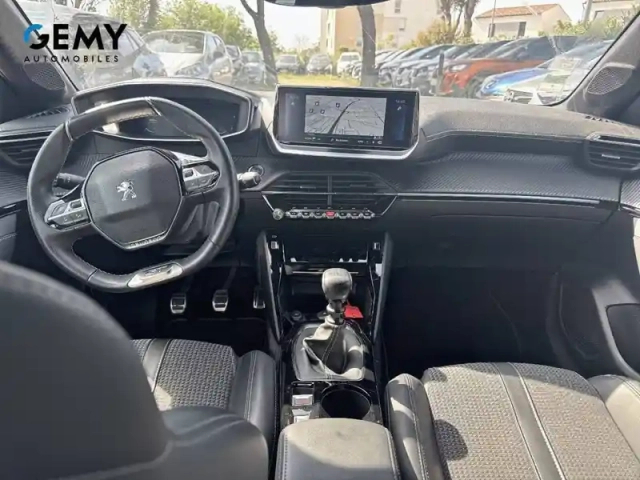 Peugeot 208 puretech 100 s&amp;s bvm6 — photo 8