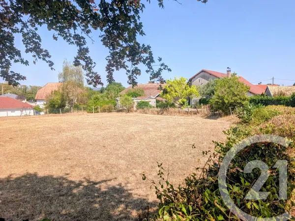 Terrain 695 m²