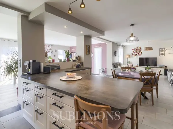 Maison 5 pièces 151 m²