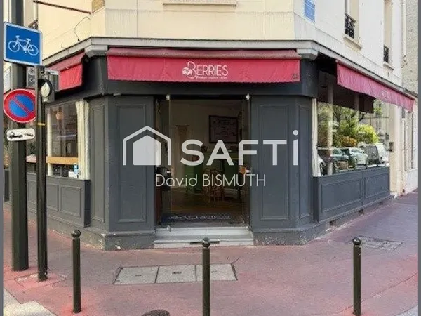 RESTAURATION RAPIDE  EMPLACEMENT D'ANGLE  125 M²  72 COUVERTS  FORT POTENTIEL DE DÉVELOPPEMENT 