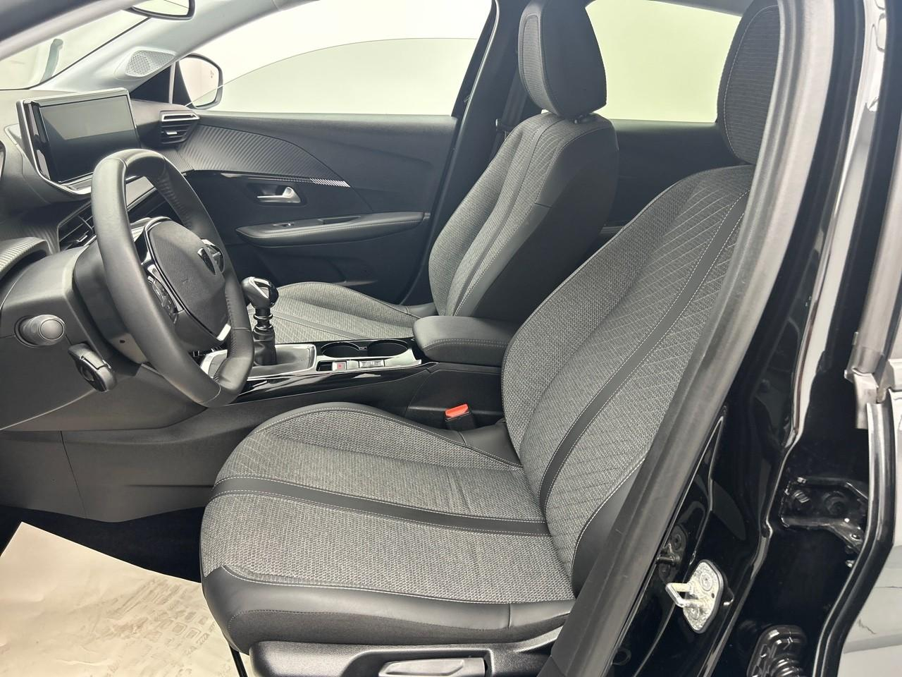 Peugeot 208 100 s&s bvm6 allure — photo 10