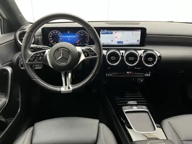 Mercedes Classe A 180 progressive line — photo 17