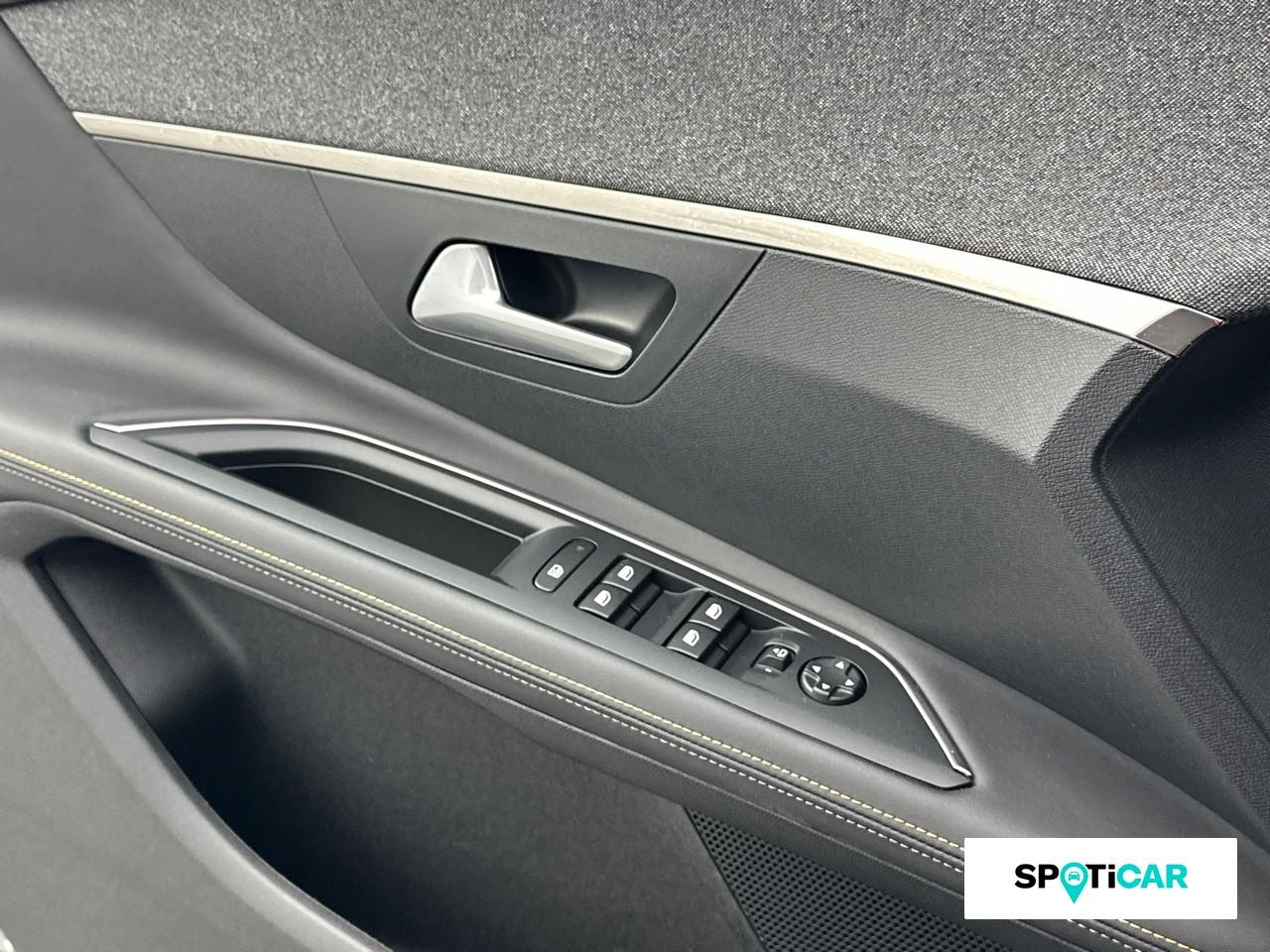 Peugeot 3008 1.2 puretech 130ch s&s roadtrip eat8 — photo 16