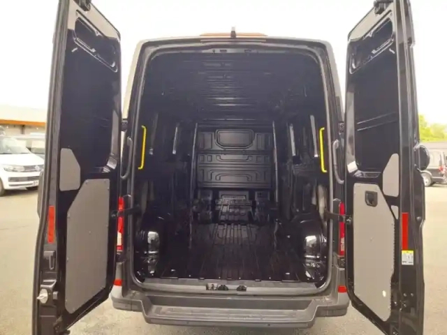 Volkswagen Crafter fg 35 l4h3 2.0 tdi 177ch business traction bva8 — photo 5