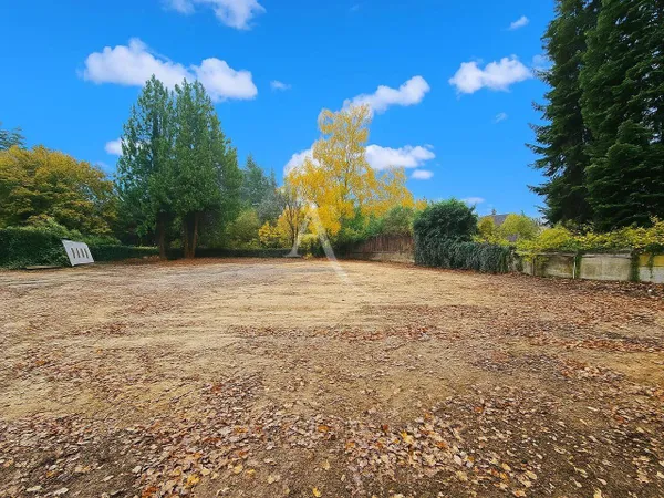 Terrain 1304 m²