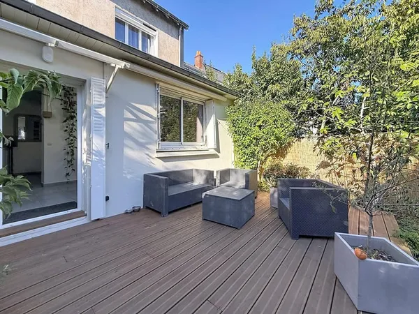 TOURS - QUARTIER FEBVOTTE | MAISON FAMILIALE DE 155 M² - 5 CHAMBRES - JARDIN SANS VIS-À-VIS - AUCUN 