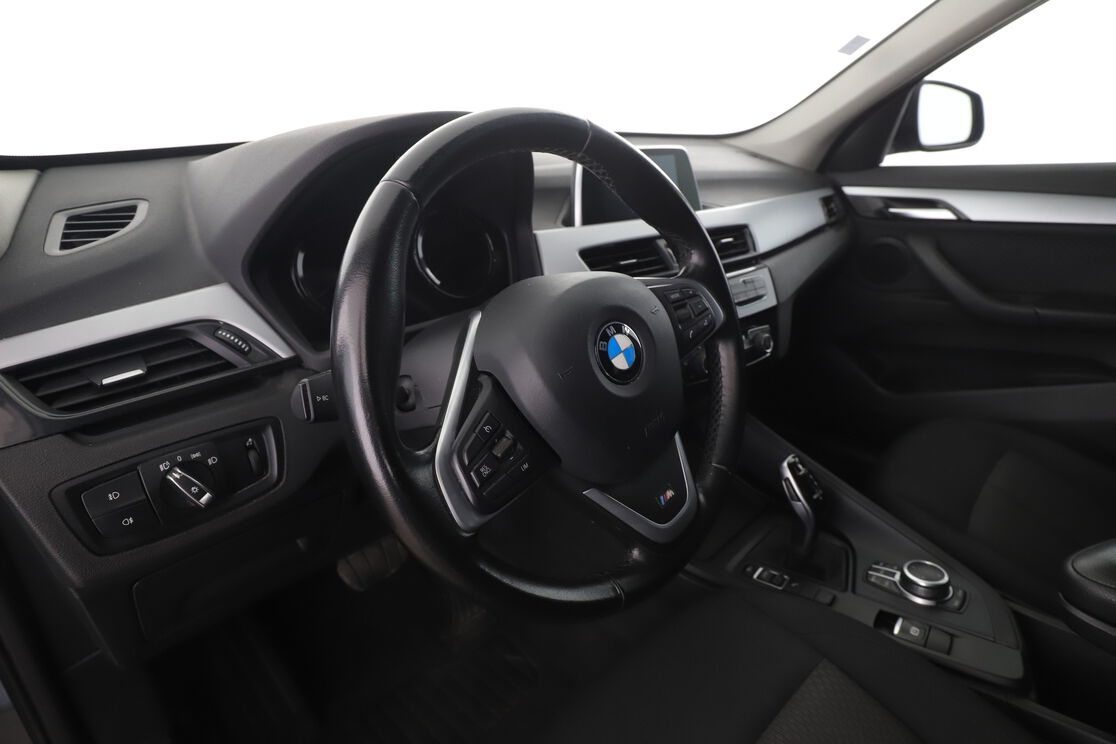 BMW X1 sDrive16d Business Design DKG7 — photo 10