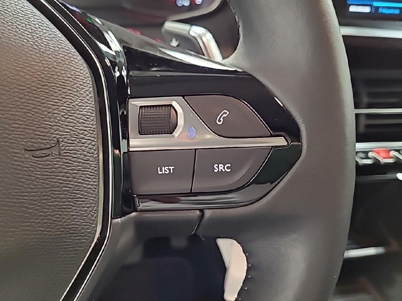 Peugeot 2008 puretech 130 s&s eat8 style — photo 18