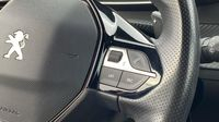 Peugeot 2008 1.2 PureTech 130ch S&S GT EAT8 — photo 18