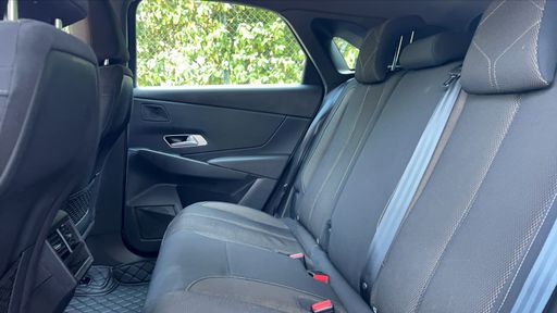 DS DS7 1.6 E-Tense 300 Hybrid 4X4 EAT8 - Bastille – 2023 – 102920 km – Hybride rechargeable – Boîte Automatique — photo 32