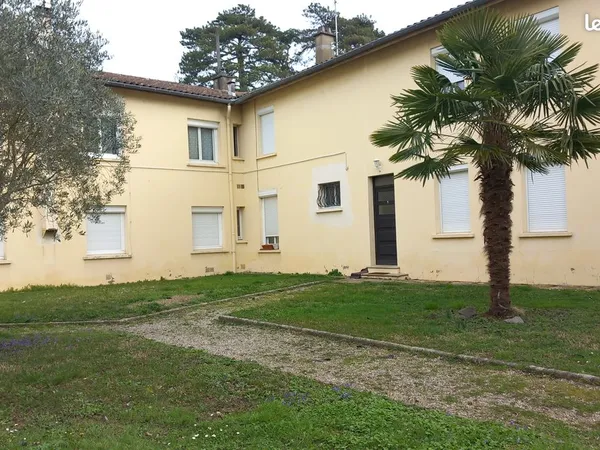 Location studio meublé 23m2