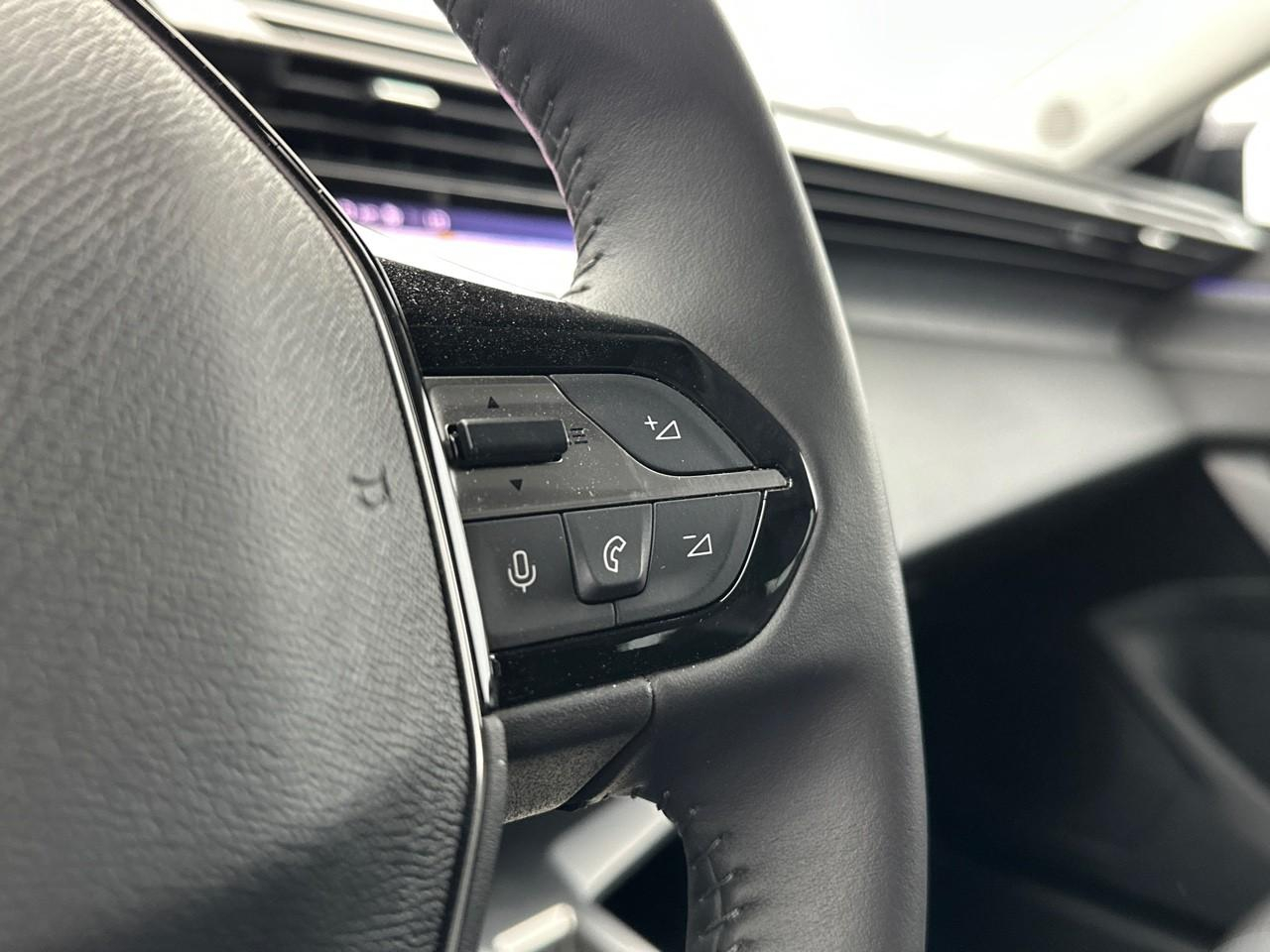 Peugeot 308 sw puretech 130ch s&s eat8 allure pack — photo 19