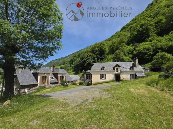 Ensemble immobilier de 3 bâtiments Val d'Azun Hautes-Pyrénées :