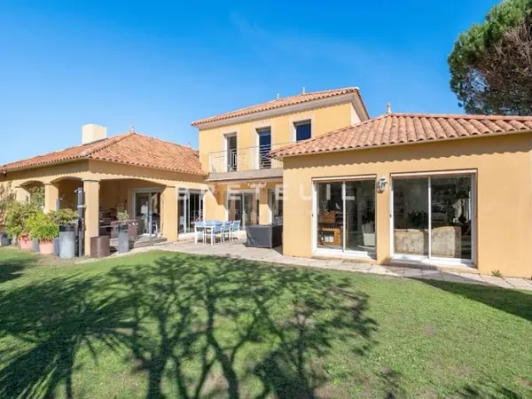 Maison 6 pièces 209 m²