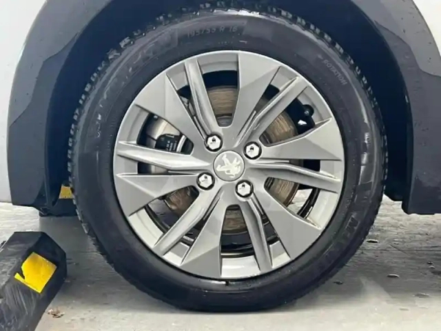 Peugeot 208 e- 136ch style — photo 5