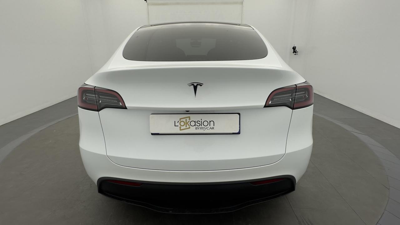Tesla MODEL Y Standard RWD — photo 4