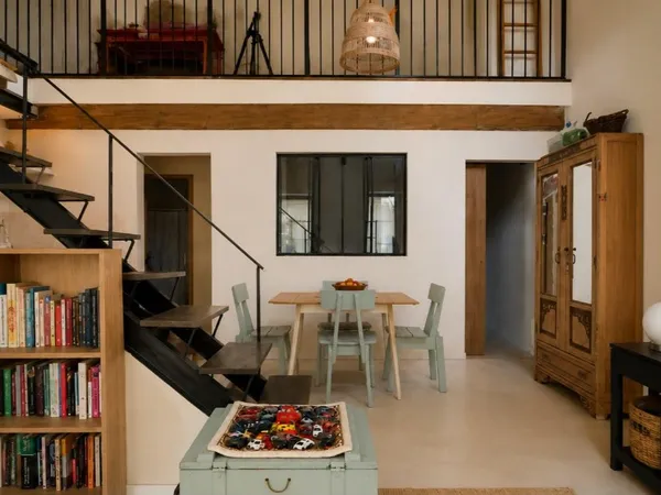 Loft / duplex atypique – Le Cailar
