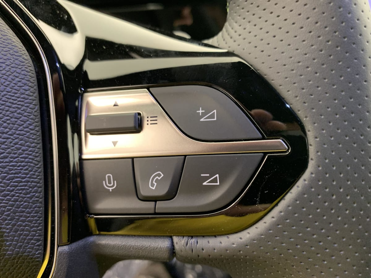 Peugeot 308 — photo 18